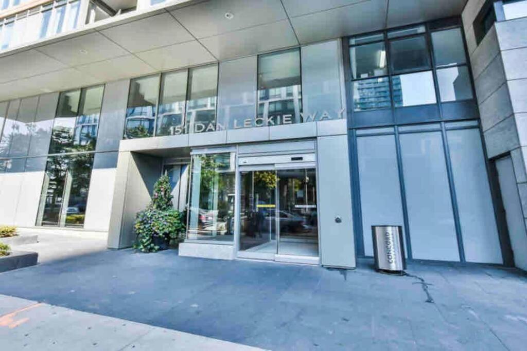 Upscale Downtown Toronto Condos By Cn Tower Exterior foto