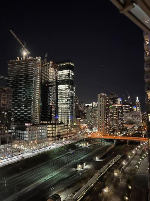 Upscale Downtown Toronto Condos By Cn Tower Exterior foto
