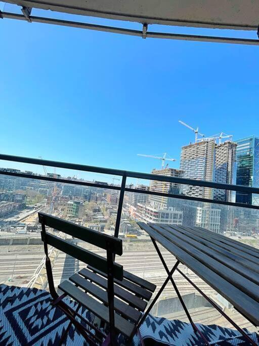 Upscale Downtown Toronto Condos By Cn Tower Exterior foto